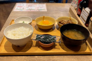 海外「こっちでこの値段だと…」東京都心で5ドル以下で食べられる朝食のクオリティに驚き
