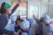 【海外の反応】「日本はもはや別のレベルにいる」日本の学校給食。