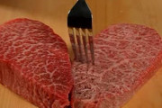 日本人シェフ「最高に旨い和牛のスシを食べるかい？」ネット「すごく良い！食べます！」