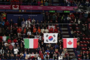 韓国人「ミラノ五輪の表彰台で模様が違う太極旗が掲揚され韓国人が衝撃！紋様が傾いていた？IOCが公式謝罪する事態に発展に」→「正直誰も気づかなかった（ﾌﾞﾙﾌﾞﾙ」