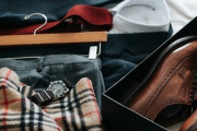 東京のミニマリスト男性が提案するクローゼットの整理方法「無印良品の洋服最高！」「ストレスを減らせそう」海外の反応