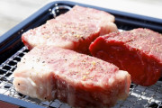 アメリカ人「ステーキ肉を1kgの味の素で包んで熟成させたら旨いやろなぁ」