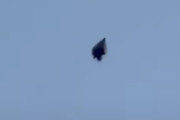 【海外】テキサス上空の黒い変形型UFO、実は別の正体か？真相に迫る！
