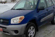 【海外の反応】2005年式のトヨタRAV4は実用的で信頼性の高いSUVだった！