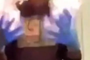 海外「超能力を得て自宅を燃やす男」