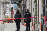 海外「カナダで中世風のハロウィン仮装をした男が日本刀で二人を殺害」