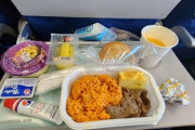 韓国人「機内食で『キムチチャーハン』を出された日本人の反応がこちら‥（ﾌﾞﾙﾌﾞﾙ」→「日本人もキムチ炒飯を食べるのですか？」　韓国の反応
