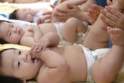 【海外の反応】韓国人は人口動態の崩壊をフェミニズムのせいにしている　海外の反応「少子化はこれ以上非難し合うことでは解決しない、労働時間とお金が最大の理由」