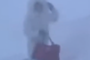 大雪でも出社ご苦労様です！ロシアの人々はどのように仕事に行っているのか。海外の反応