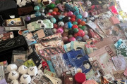 外国人「日本で2週間旅行したら所持品がこんなことになった(笑)」
