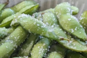 海外「これをビールと一緒に食べたら最高だ…」日本で秋のわずか数週間、“幻の枝豆”に外国人が食いつく【海外の反応】