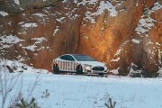 【動画】テスラ車の故障にブチ切れた男性、ダイナマイト30kgで木っ端微塵に爆破ｗｗｗｗｗ