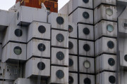 海外「最高にイケてる日本の建築を見てくれ、ルービックキューブみたいだろ？」中銀カプセルタワーの写真を見た外国人から様々なコメントが