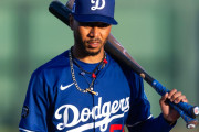 【海外の反応】ベッツが体調不良で東京シリーズを欠場へ【MLB】