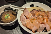 「チャーシューの量がクレイジーだな！」外国人が好きなラーメンを語り合う
