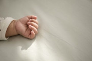韓国人「ひどすぎる…」風邪で病院に行った1歳児、医療ミスで失明の悲劇に衝撃