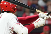 海外「大谷翔平、復調の兆し！？」バットを折りながらのマルチヒット！近々出るか？！