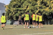 【海外の反応】NBAのスターが日本の草サッカーでゴラッソを決める「エッフェル塔のようだ」