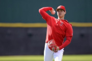 海外ファンも待ちわびた！大谷が二刀流復活へ！マウンドでの投球練習再開！(海外の反応)