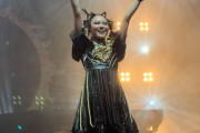彼女は忘れられたBABYMETALのメンバーなの？　【海外の反応】