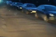 海外「奪還されたハルキウ州から逃げ出そうとして交通渋滞を引き起こすロシア人達」