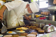 外国人「78歳おじいちゃん料理人を見たら俺もああなりたいって思っちまったよ」