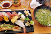 海外掲示板「築地のすしざんまいでこのスゲぇ料理を食べてみた！」海外の反応