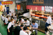 名古屋駅、柳橋中央市場の中にある中華そばの名店！！外国人「料理とサービスが最高だからこそ、みんな列んででも食べたくなるんだね！」