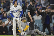 【海外の反応】先発大谷翔平が6回無失点10Kで3本塁打を打ちドジャースをリーグ優勝に導く【MLB】