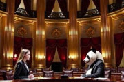 中国人「日本の大物政治家の若い頃の姿を見てみよう」　中国人「完全にスネ夫」「でもイケメン」「彼に転生したい」