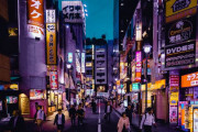 【海外の反応】日本が2025年度から子ども3人以上の世帯を大学無償化　海外の反応「この政策は極めて差別的だ、労働者の所得を上げる方が効果的」