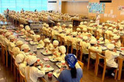 外国人「秩序と可愛さ、日本の小学生の給食風景がやばすぎるｗｗｗｗｗｗ」