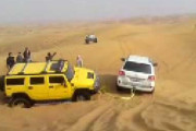 【海外の反応】トヨタランドクルーザーは砂漠で無敵の4×4だ！