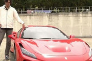 韓国人「身長2m21cmの人がフェラーリに乗ったら…」