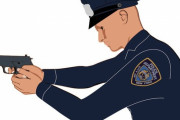 「あれっ、よく見るとおかしくない!?」射撃した標的を見せびらかすカンボジアの警官