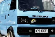 【海外の反応】スズキエブリイという軽バンにリッターバイクのエンジンを載せてみた！