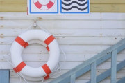 「クロアチアの海辺のライフガードがあまりにかわいいので…溺れたい気持ちになる」