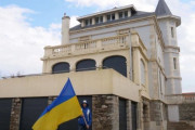 フランスの活動家がプーチン娘の別荘に侵入してウクライナ難民を招待（海外の反応）