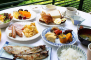 海外「日本旅行に行ったらホテルの朝食とコンビニ、どっちを選ぶ？」日本旅行での朝食に対する海外の反応