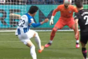 三笘が今度は華麗ループ弾　6試合連続でゴールに絡み「尋常じゃない」　【海外の反応】
