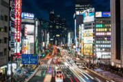 海外「日本は他の先進国に比べて賃金が安いから多くの物が安いのも納得だよ」日本ではこの定食でおかわり自由で500円！！