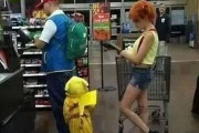 アメリカ人「ウォルマートで見かけた変人の写真を見せていくｗｗｗｗ」