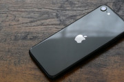 自宅の塀の建築資材に無数のiPhoneを使った猛者現るｗｗｗｗｗ