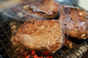 海外「日本のサラリーマンが通う店に行くべきだぞ！！」日本で自由に食事を楽しむにはどうしたらいいの？