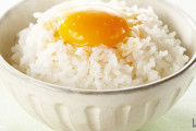 韓国人「昔の日本人は火を扱う技術が乏しかったから、今でも卵かけごはんに生卵を使うんだよね？」
