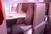 飛行機で見知らぬおばあちゃんにビジネスクラスの座席を譲ったイケメンが話題に！！