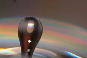 「水滴が落ちる様子を20000fps（秒間2万コマ）で撮影すると…こんなにドラマチック！」