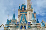 東京ディズニーが西洋のポリコレに蝕まれたと海外大騒ぎ！（海外の反応）