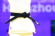 韓国人「中国が韓国人選手を非難！」「韓国人選手はなぜ無駄に判定に不服して涙を流すのか？スポーツ精神に違反し、韓国全体のイメージを傷つける行為」　韓国の反応