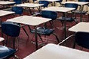 外国人「日本の学校には用務員がいなくて生徒が掃除してることを初めて知った！」